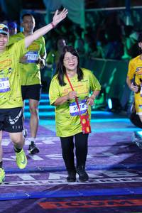 BIB: 717, 3976
                            <button type="button" onclick="openModal(26224917)" class="btn btn-primary btn-sm float-right btn-popup" data-toggle="modal" data-target=".modal-high-quality">
                        <i class="fas fa-shopping-cart"></i> Add to Cart
                    </button>
                                            <button type="button" onclick="isThisMe(26224917, true)" class="btn btn-success btn-sm float-right btn-popup btn-isme hidden" data-toggle="tooltip" data-placement="bottom" title="นี่คือรูปของคุณใช่ไหม คลิกที่นี่เพื่อเอาเข้าอัลบั้ม">
                        <i class="fas fa-plus"></i> Add to album
                    </button>
                    <button type="button" onclick="isThisMe(26224917, false)" class="btn btn-warning btn-sm float-right btn-popup btn-isnotme hidden">
                        <i class="fas fa-ban"></i> Remove from album
                    </button>